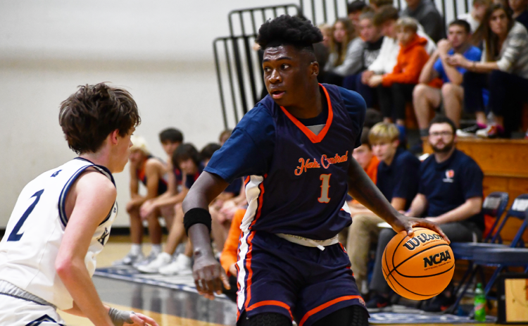 Habersham Central’s Bryce Pittman looks to set up the offense during the season opener against White County. CODY ROGERS/Special