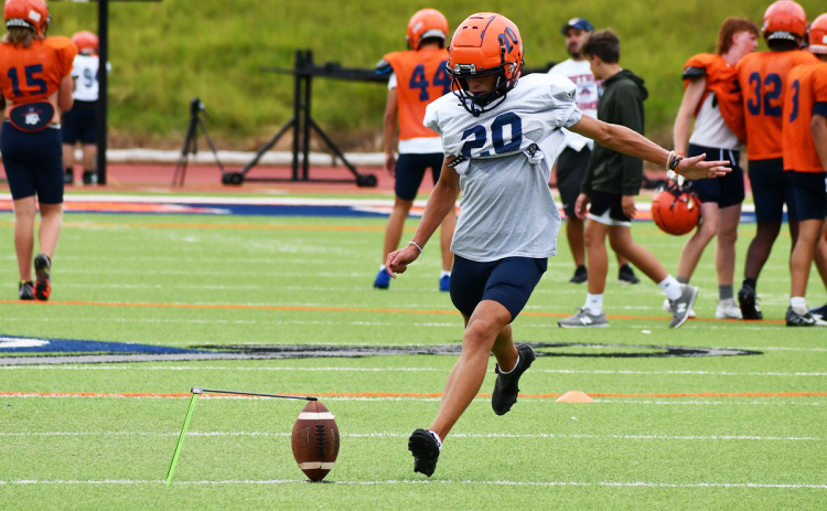 Habersham Central’s Michael Hill lines one up during practice Wednesday. LANG STOREY/Staff