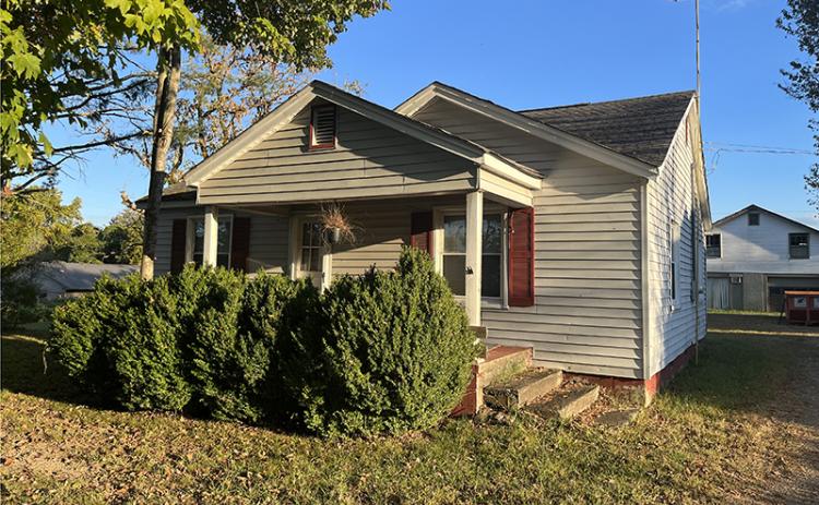 This house owned by the county was set to be rented to Recreation Director Brooke Whitmire before the Habersham County Board of Commissioners voted against it Monday. MATTHEW OSBORNE/Staff