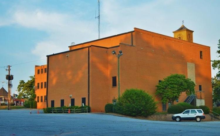 The old courthouse in Clarkesville could be turned from an eyesore into a gem for Clarkesville. FILE