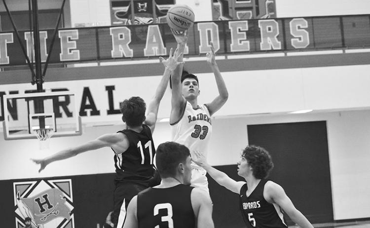 Mekhi Mawdesley, shown during his Raider days, plans to return to playing for Reinhardt University after rehabbing his second knee injury. FILE