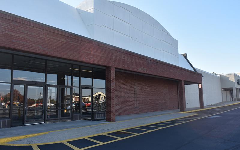 The $3.5 million acquisition of Habersham Village by Vanguard Associates Inc. has seen several improvements, including new exterior paint. Talks are currently in the works for several new businesses in the shopping center. Photo by CHAMIAN CRUZ