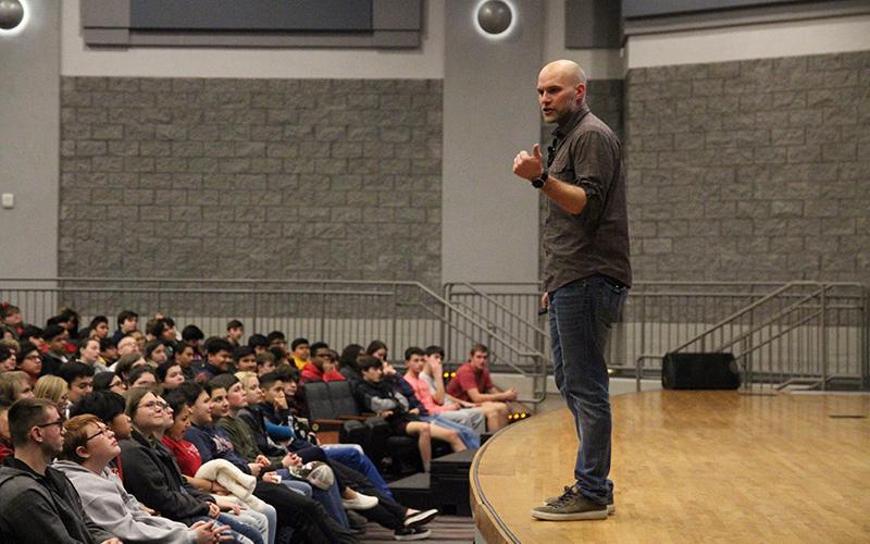 Robert Hackenson spoke to Habersham County middle schoolers, high schoolers and parents about the newfound dangers of teen vaping and marijuana this week.