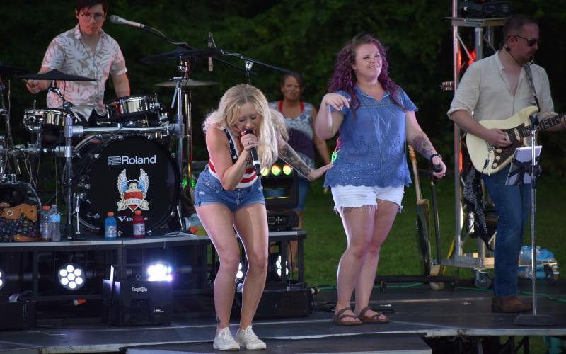 Katie Smith and Heather Farr of the Fly Betty Band entertained for more than three hours in Demorest Springs Park. MATTHEW OSBORNE/Staff