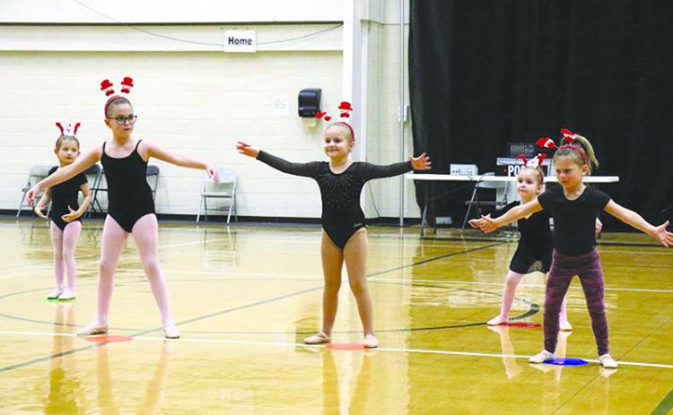 Gracelyn Bryant, Paisley Gunn, Mystery Lee, Gracie Gaboriault and Lillian Rogers show off their ballet skills. HABERSHAM COUNTY/Submitted